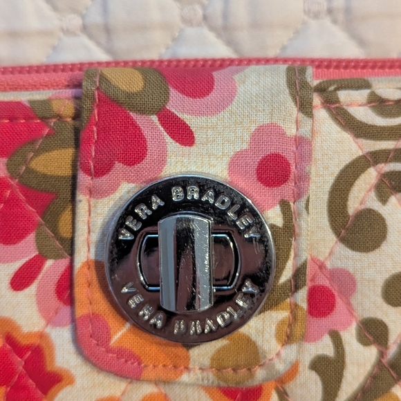VERA BRADLEY Turn Lock Wallet In Folkloric - Picture 5 of 7